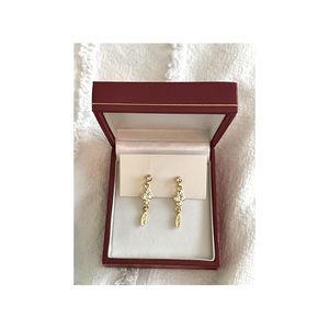 Gold Colored Earrings With Crystals ✨